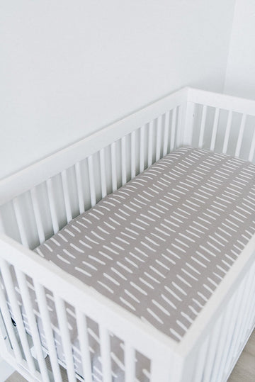 GREY DASH MUSLIN CRIB SHEET