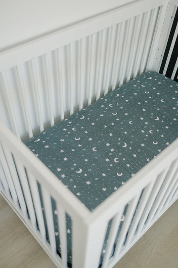NIGHT SKY MUSLIN CRIB SHEET
